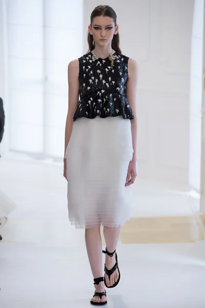 Look 27